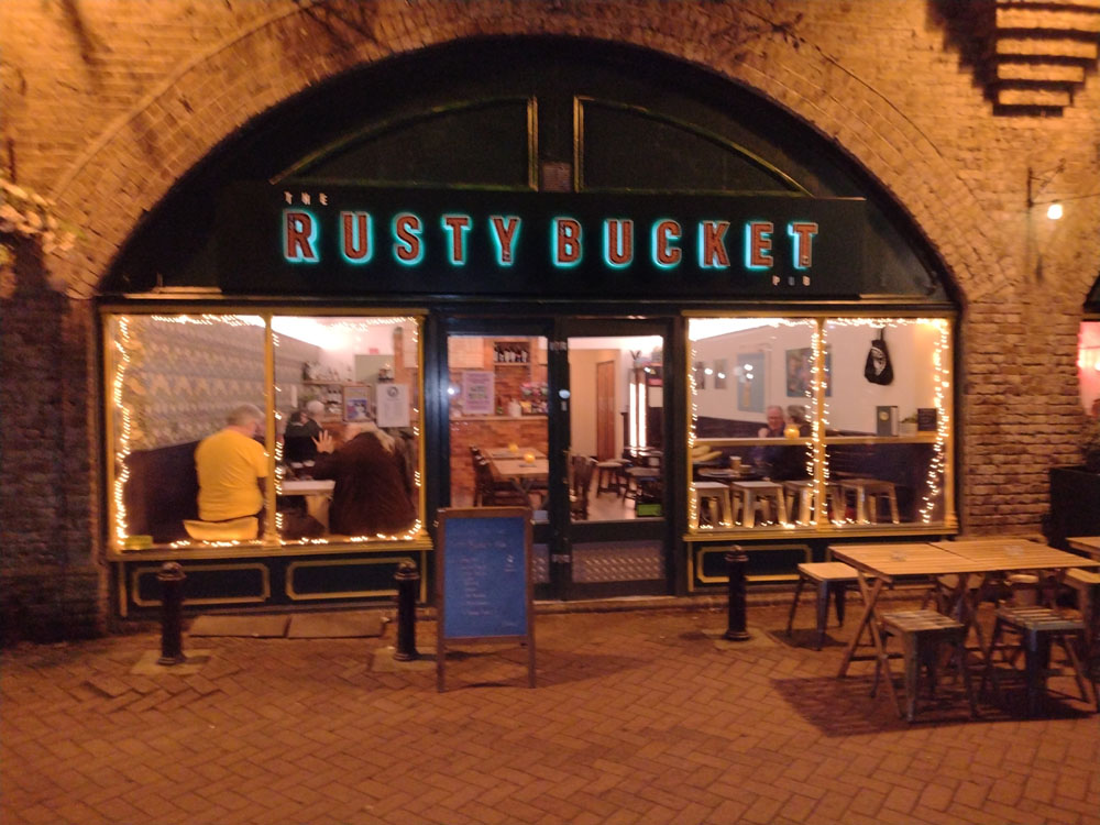 rusty bucket_bexley_07w.jpg